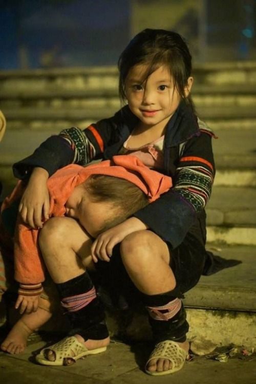 Empatia (V) față de alte persoane pentru situații din viață